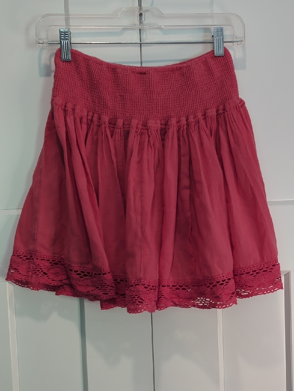 Cotton Mini Skirt With Elasticized Waist Band With  Eyelet Lace Trim. Size M